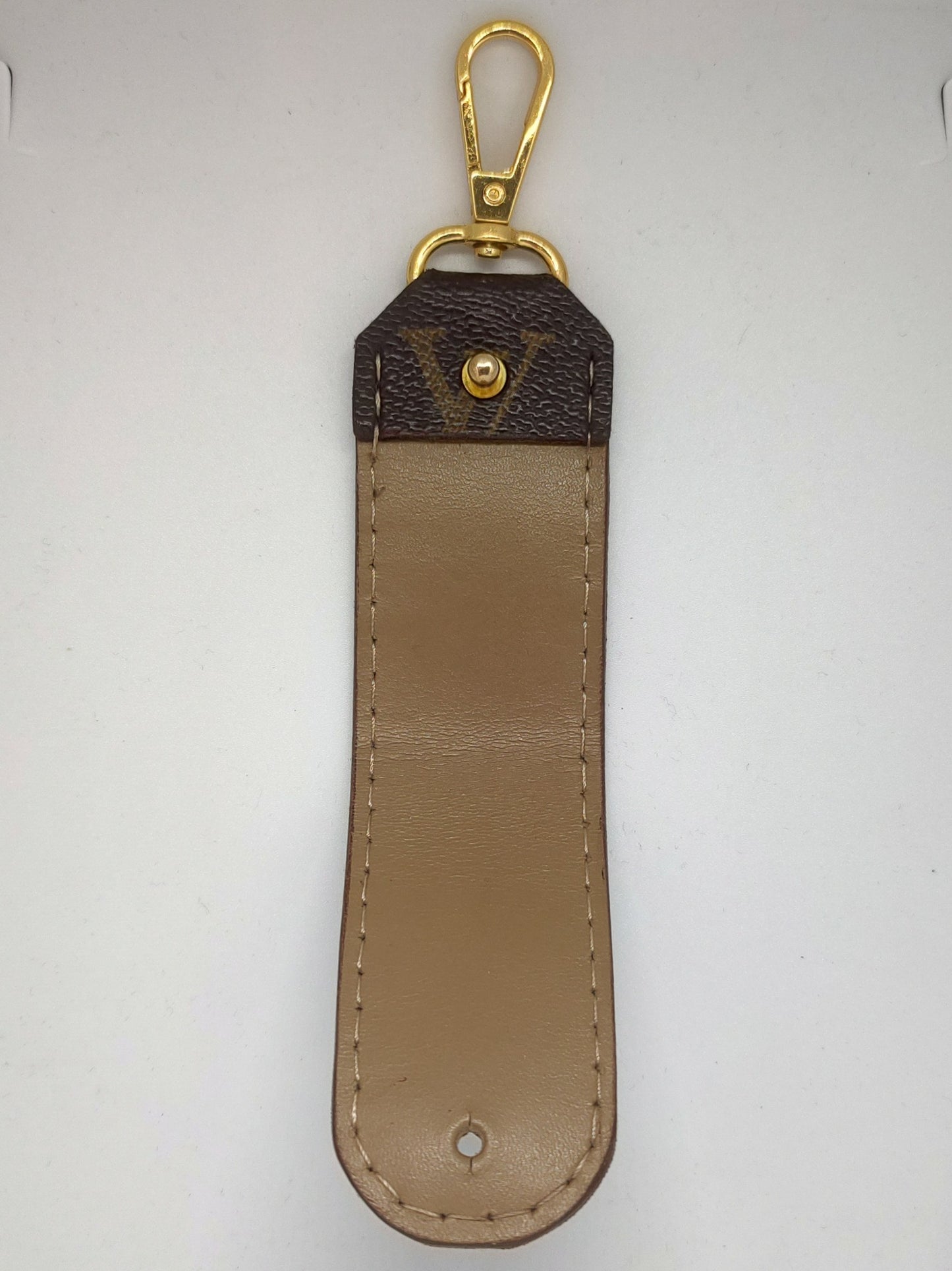 keychain LV
